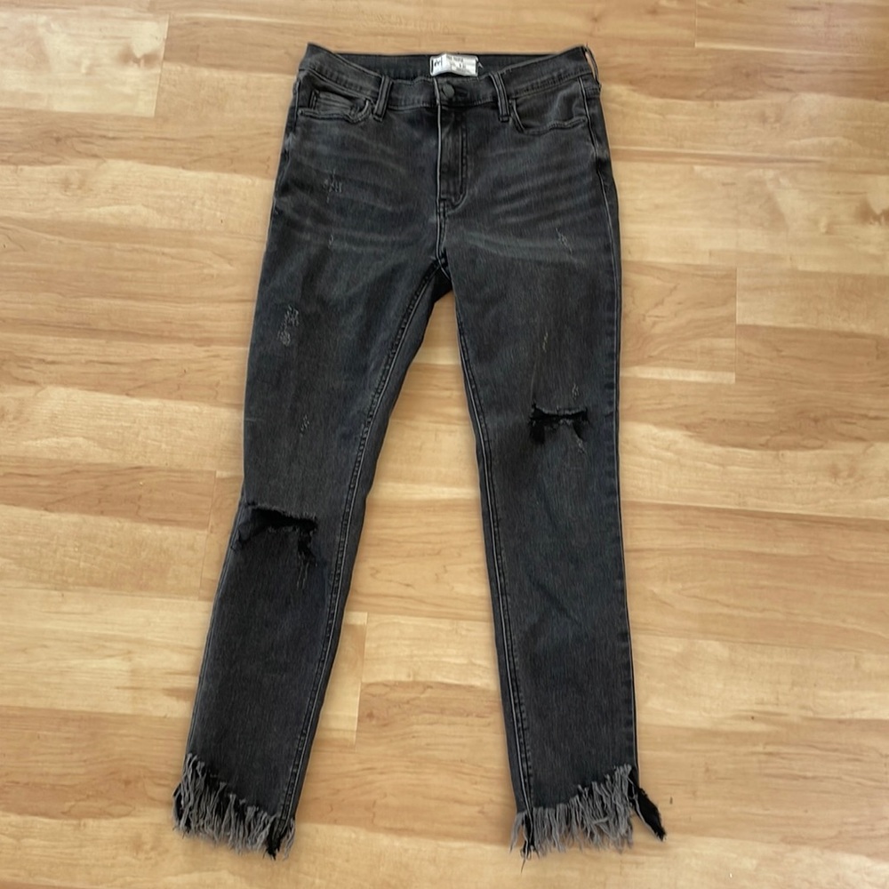 Free People jeans black Distressed Fringe Skinny